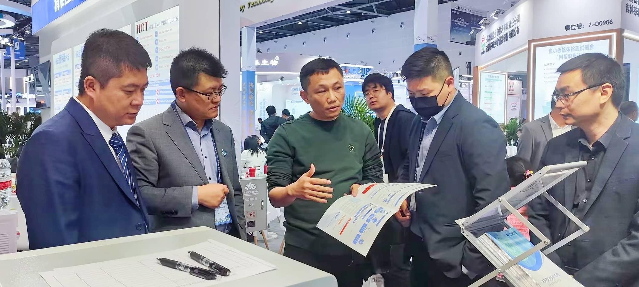 必赢线路检测中心2025CACLP现场 (4).jpg 必赢线路检测中心2025CACLP现场 (4).jpg