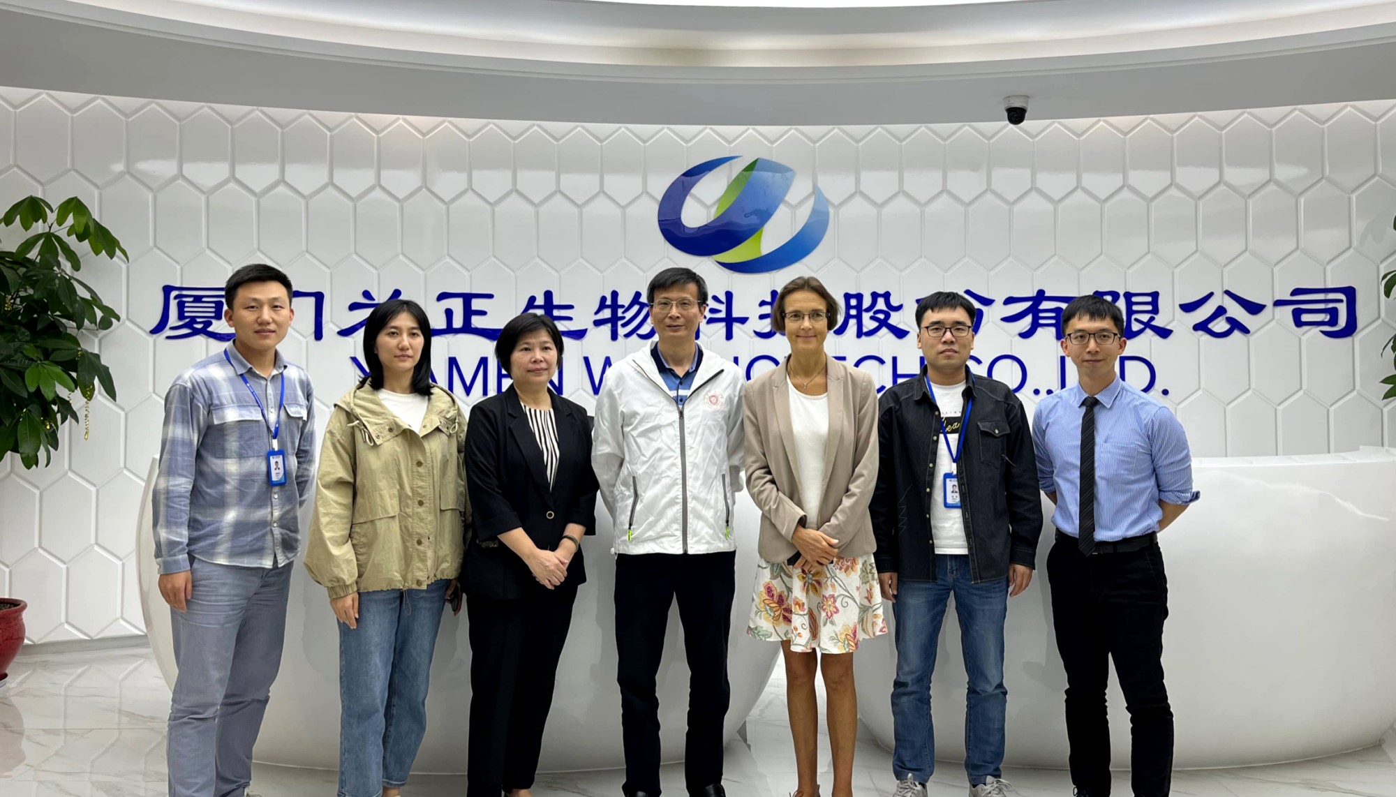 比利时驻广州领事馆及厦门贸促会领导莅临必赢线路检测中心考察交流 (3).jpg 比利时驻广州领事馆及厦门贸促会领导莅临必赢线路检测中心考察交流 (3).jpg